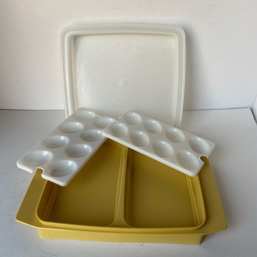 Vintage Tupperware Deviled Egg Keeper Carrier Tray Container Harvest Gold